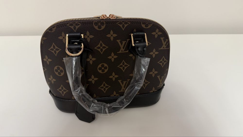 Geanta dama noua foarte eleganta