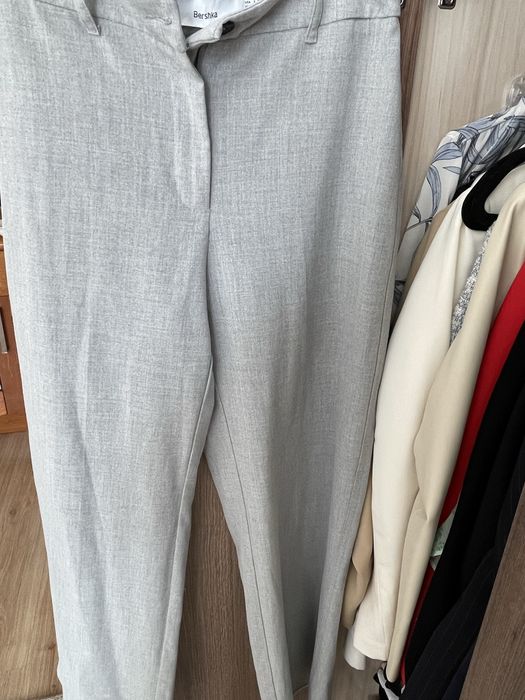 Пантолани Zara, Bershka, Mohito и сет сако/блейзър и панталон Zara за 15 евро