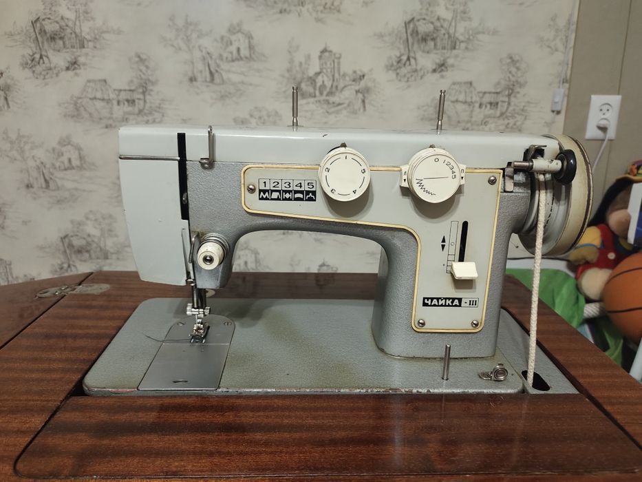 Продам Швейную машинку