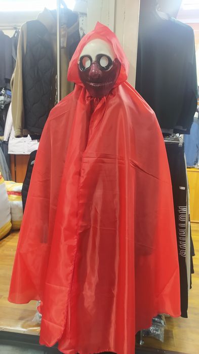 Плащи и маски на Хеллоуин