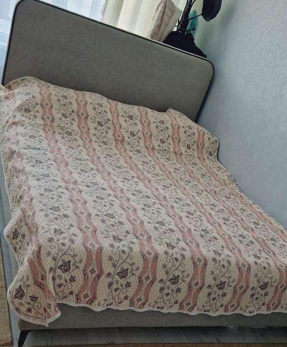 Кровать в спальню