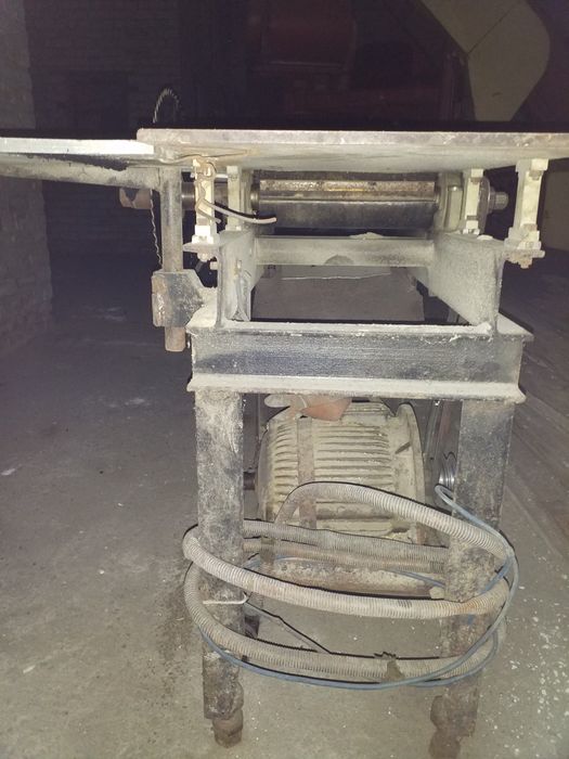 Станок деревообрабатывающий