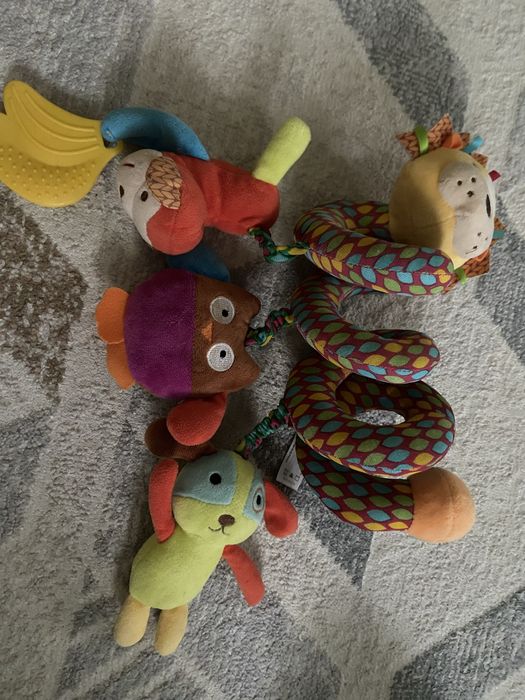 Игрушка на коляску