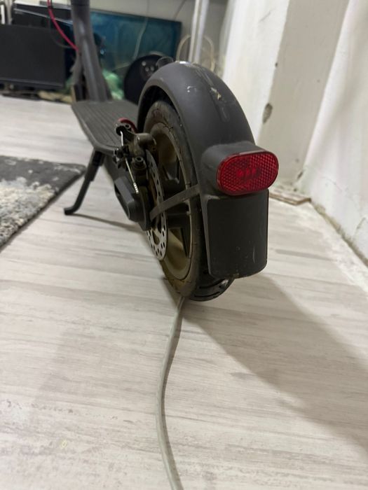 Vând trotineta Xiaomi pro 2