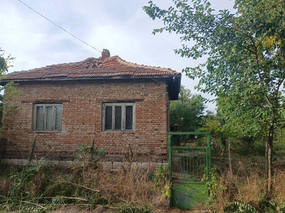 Къща в Плевен, област-с.Брест площ 80 цена 14316