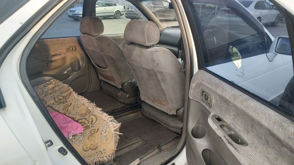 Продам просторную машину