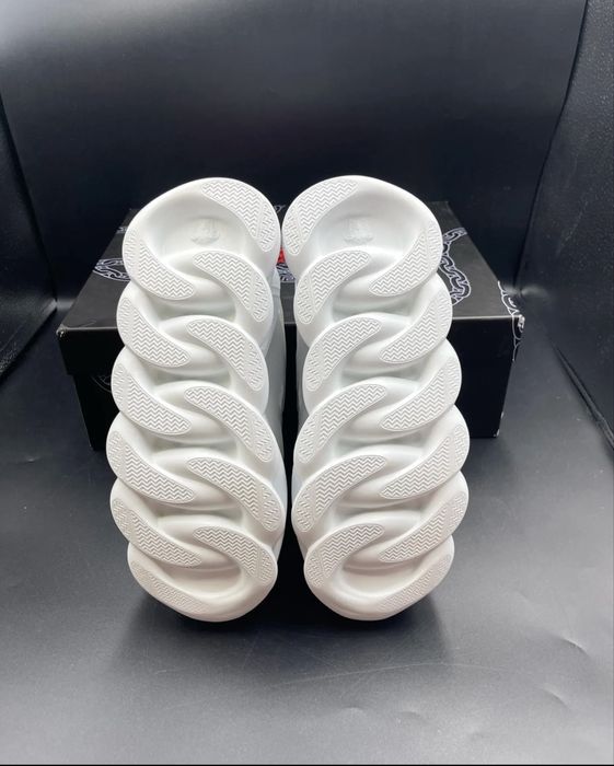 Versace Chain Reaction Premium