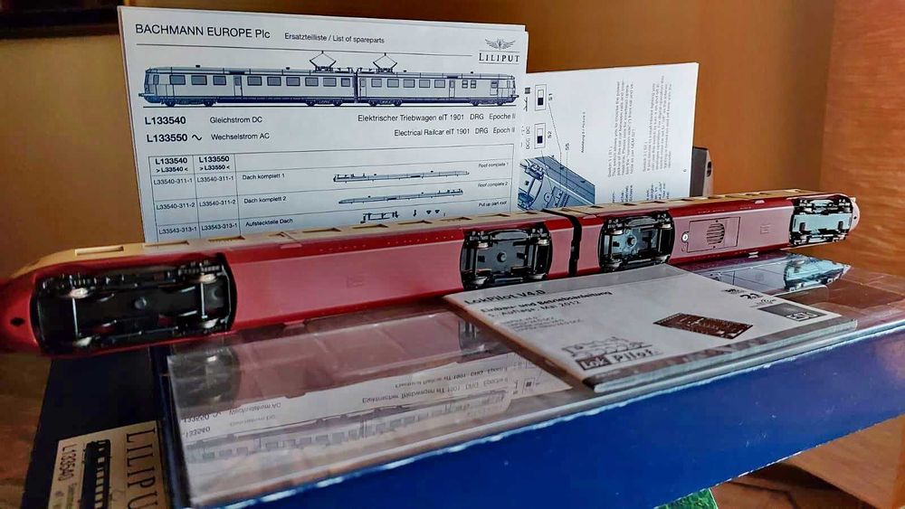 Automotor trenulet  Liliput cu priza decodor.