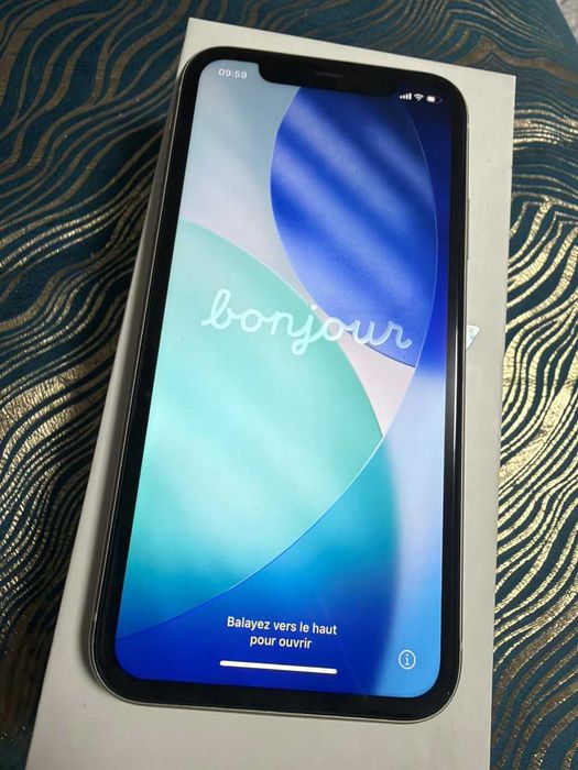 iPhone (айфон) 11 телефон