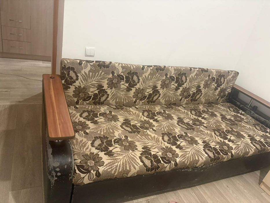 Отдам даром диван