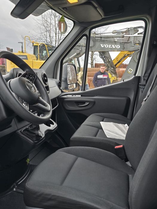 Vând Mercedes sprinter
