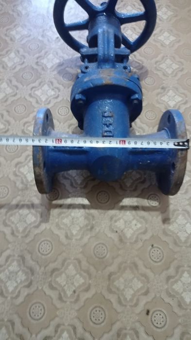 Продам задвижку новую