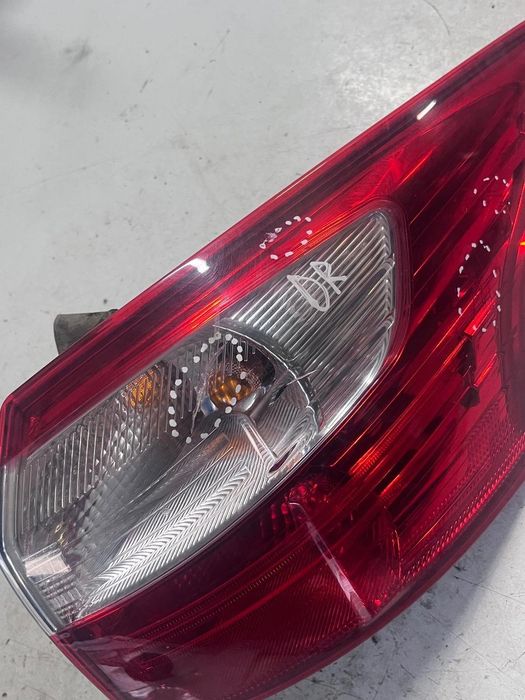 Lampa Spate / Stop Dreapta Spate Ford Focus Iii Turnier 2010 ->