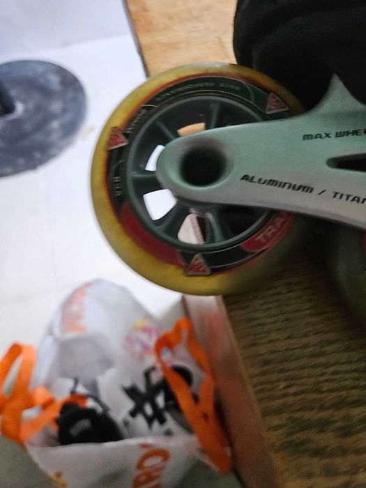 Ролери K2 VO2 Max (41.5) и Кънки за лед Roces MCK II(38-40)