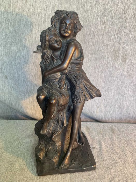 стара фигура статуетка