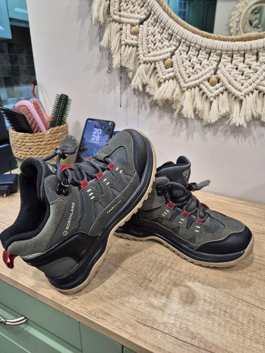 Весенние ботинки на мальчика.