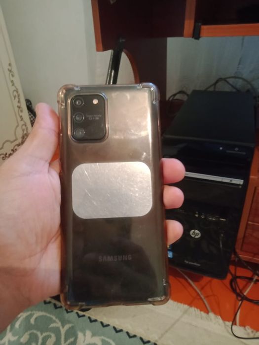 Самсунг S 10Lite