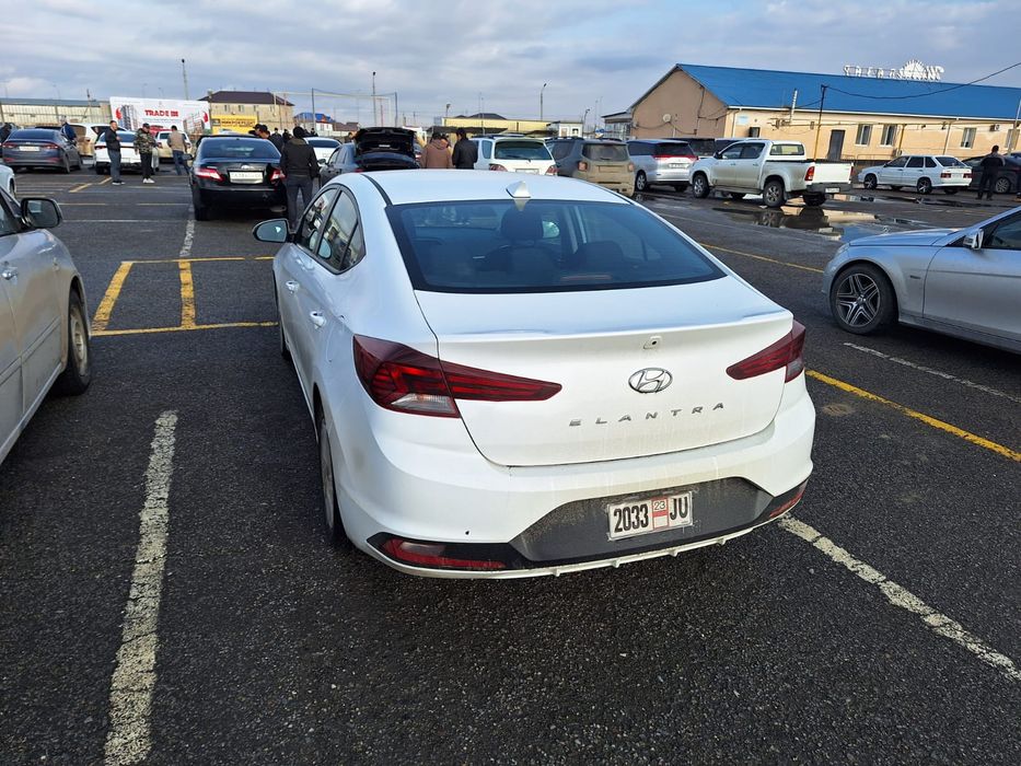 Hyundai elantra 2020