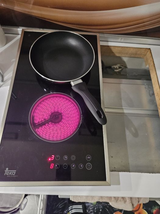 Стъклокерамичен  котлон Тека с 2 зони
