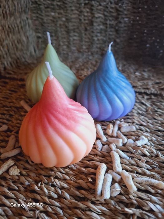 Свещи ръчно изработени