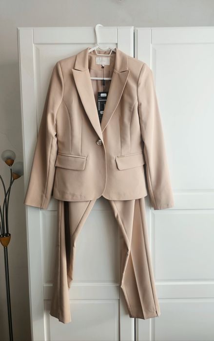 Нови дамски костюми Junona/ комплекти