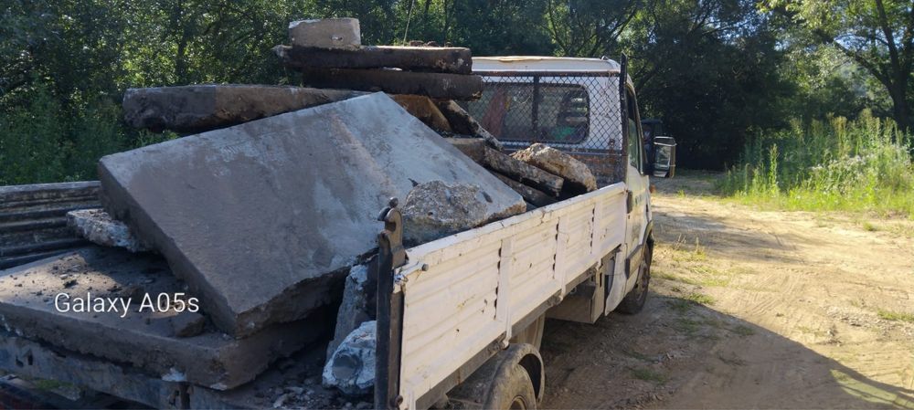 Vând pământ , nisip , piatră Suceava