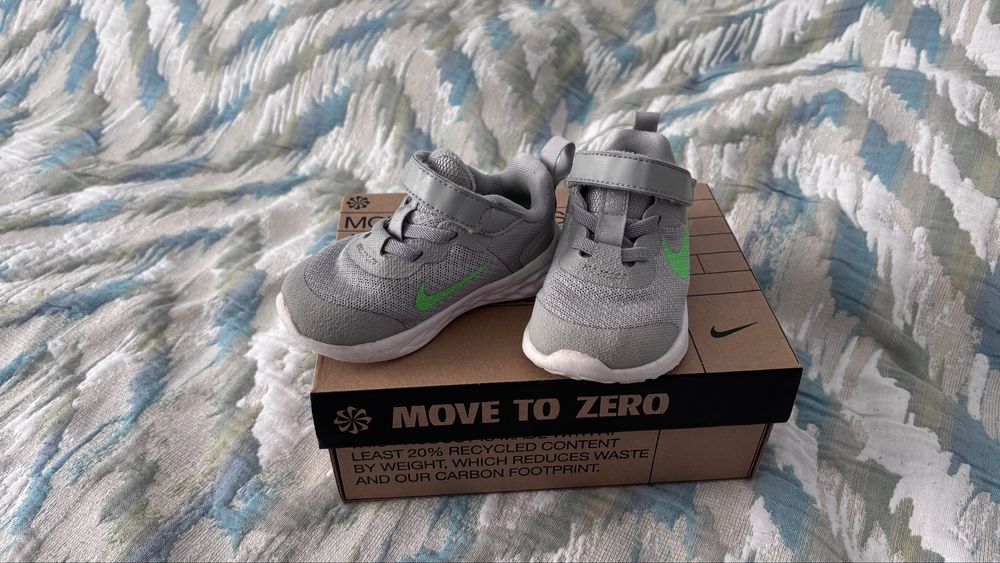 Сиви маратонки Nike revolution 6, р-р 21