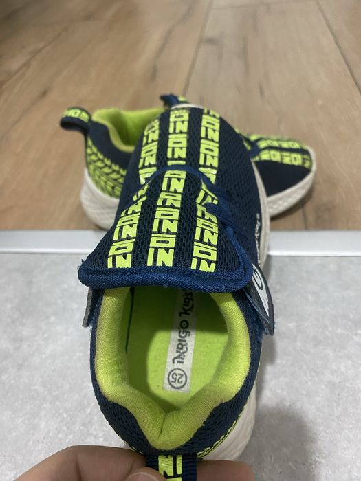 Продам детские кроссовки INDIGO KIDS