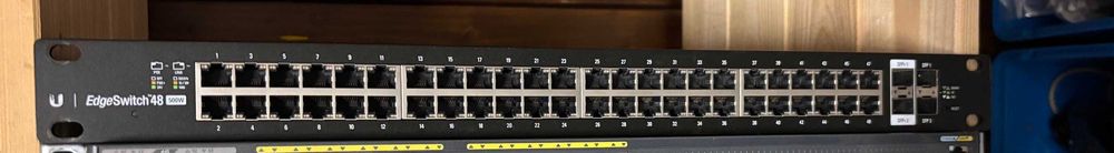 Unifi EdgeSwitch 48 Port POE+ cu  2x SFP 1 GBPS si 2x SFP+ 10 GBPS