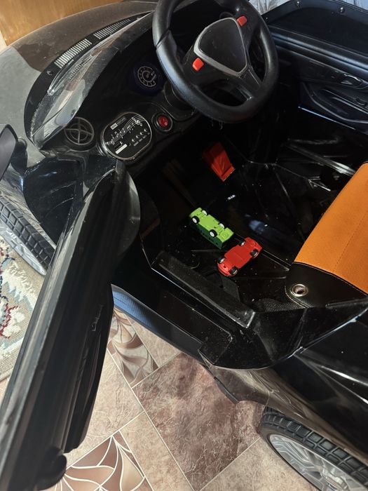 Продам детскую машину