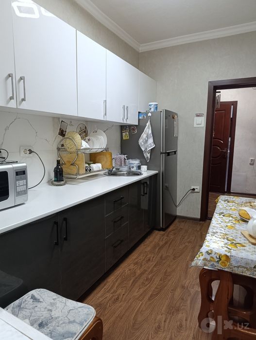 Продажа. Массив Гулистан. Алгоритм. 2Х комнатная квартира.