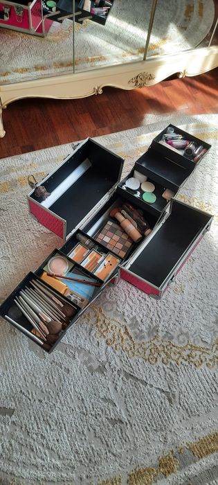 Продам кейс для косметических услуг