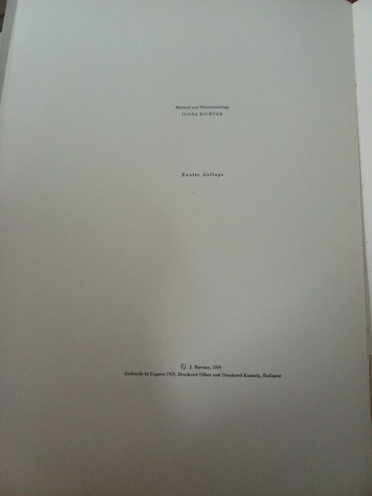 Книга. Mensch und draperie