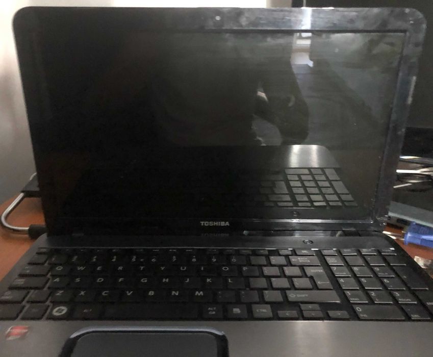 (VAND SAU SCHIMB CU PC) Toshiba Satelitte L855-12V 2011 (utilizat)