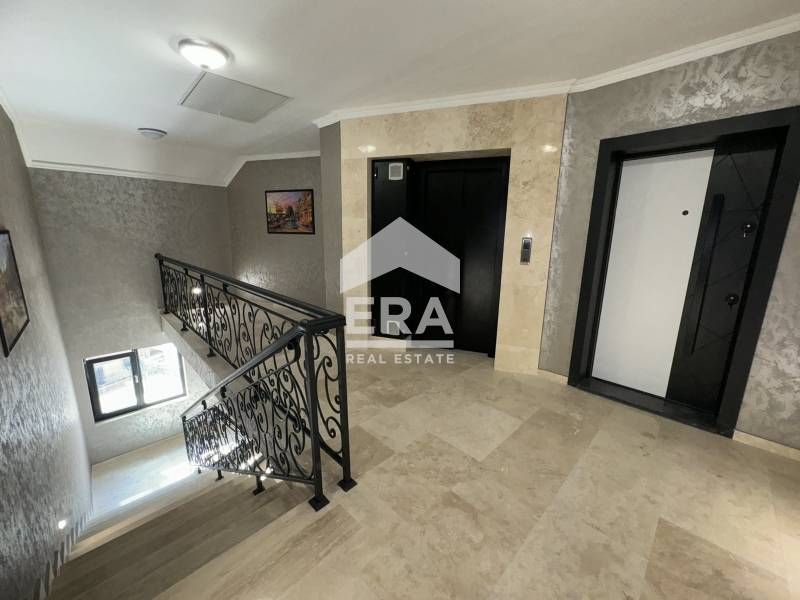 Двустаен апартамент в ***Луксозна сграда***