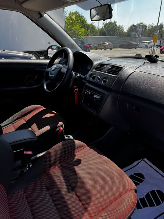 SKODA Fabia 2012 — imagine 4