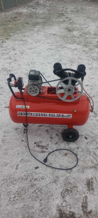 Compresor de aer  , 220 volti , 100 litri ,