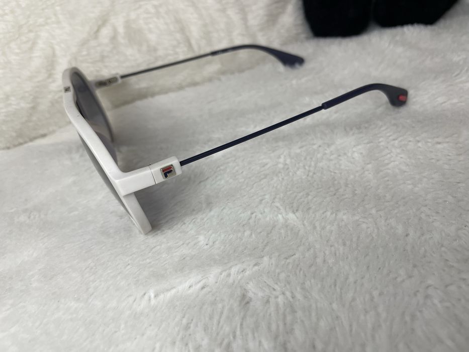 Оригинални дамски слънчеви очила FILA – с калъф