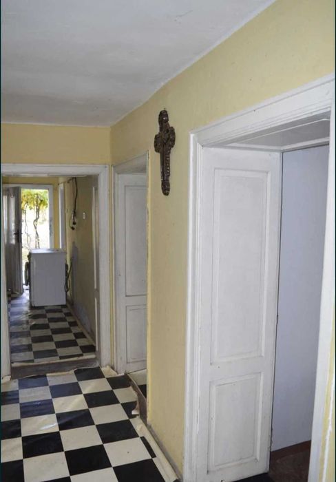 Продава се голяма  Вила