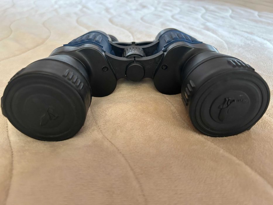 Любителски бинокъл с компас