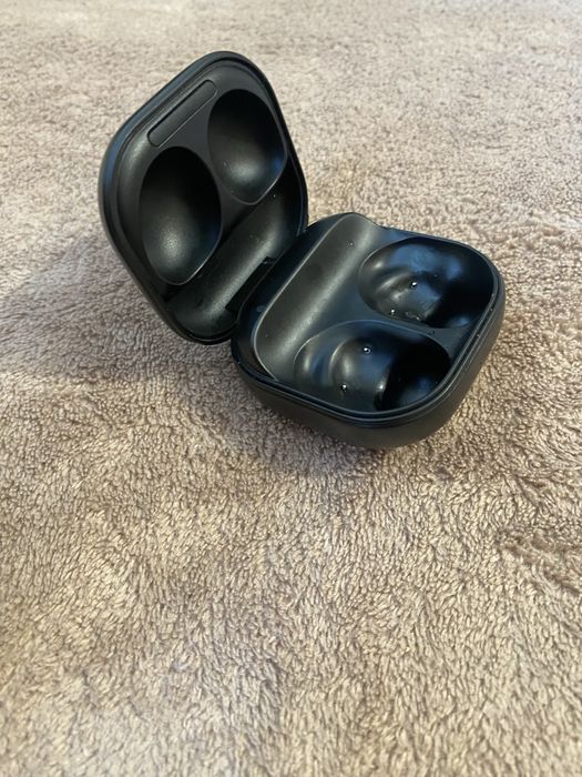 Samsung buds слушалки