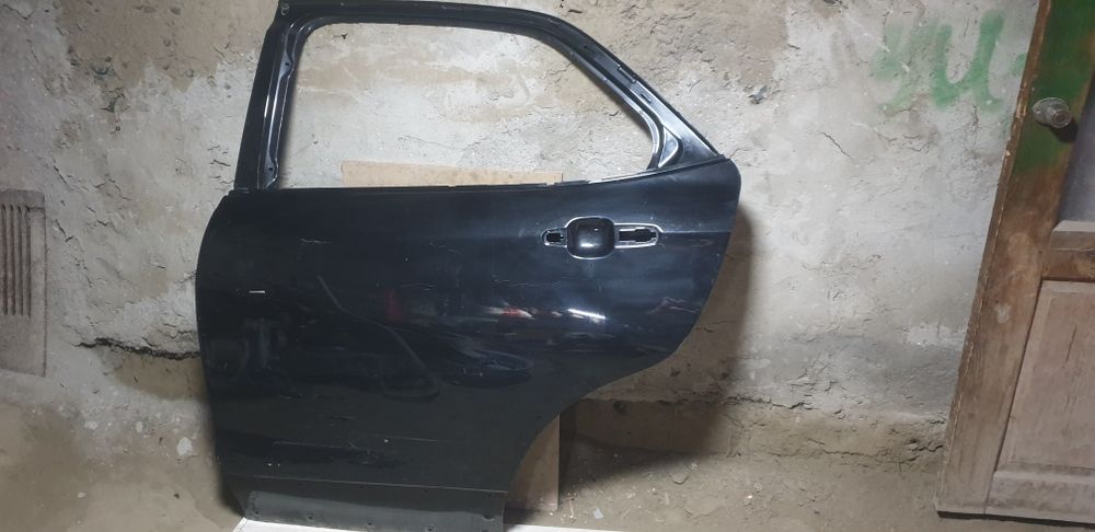 Ekyunox, orqa eshik chap GM