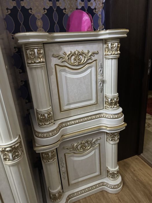 Срочно спальный гарнитур