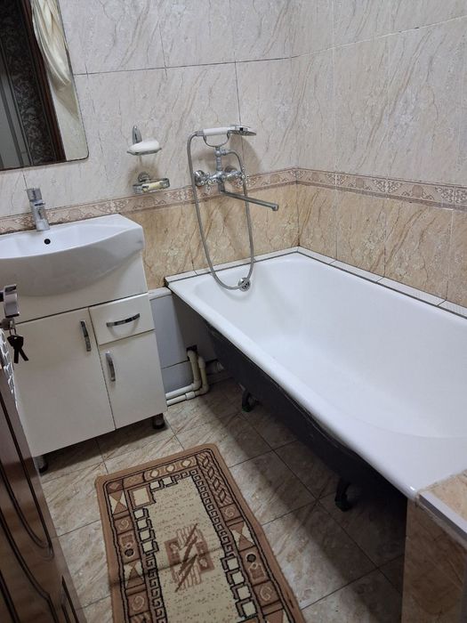 Продается квартира в чирчике 8 мкр.