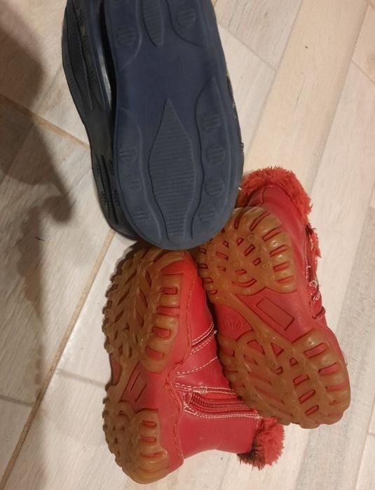 2 perechi de încălțăminte pt copii