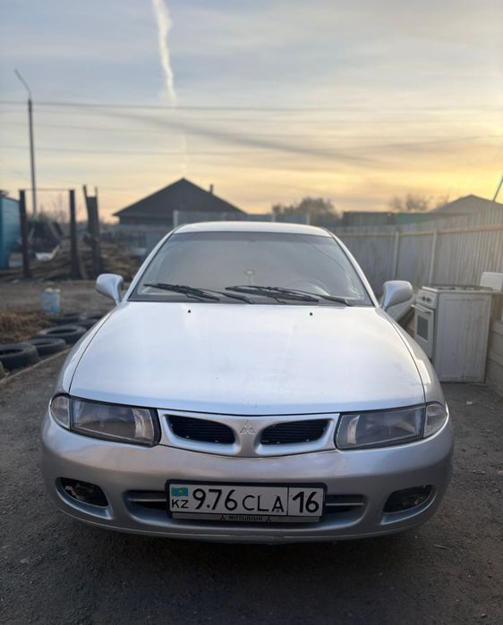 Продам машину мицубици каризма