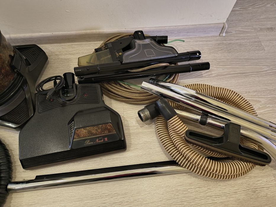 Пълен комплект прахосмукачка Рейнбоу -Rainbow Д4