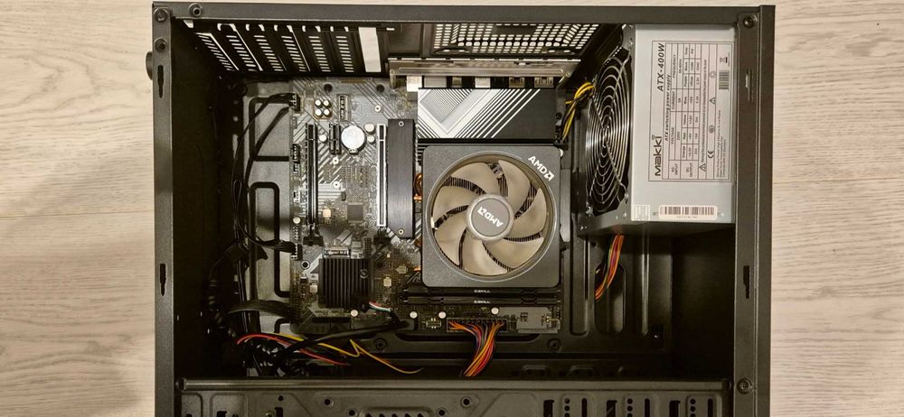 Продавам компютър CPU Ryzen 9 7900, ASROCK B650M-HVD/М.2, RAM 2x16GB G.SKILL Flare X5 Black DDR5 6000 CL30