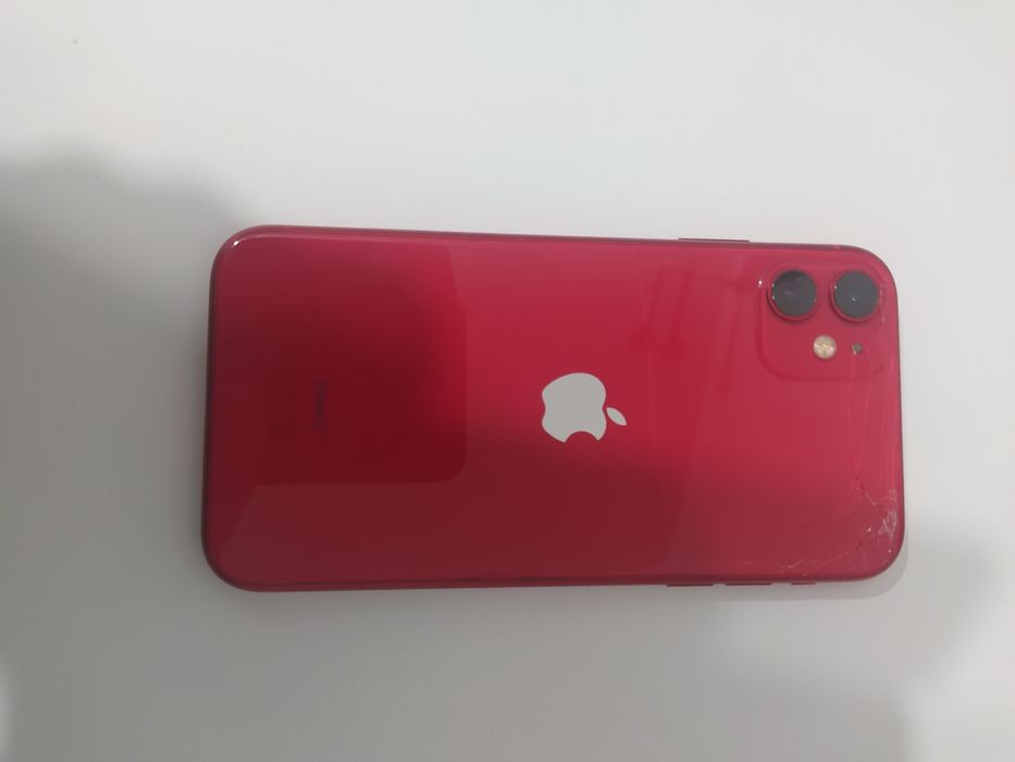 Vând iPhone 11 pentru piese stocare 64 GB