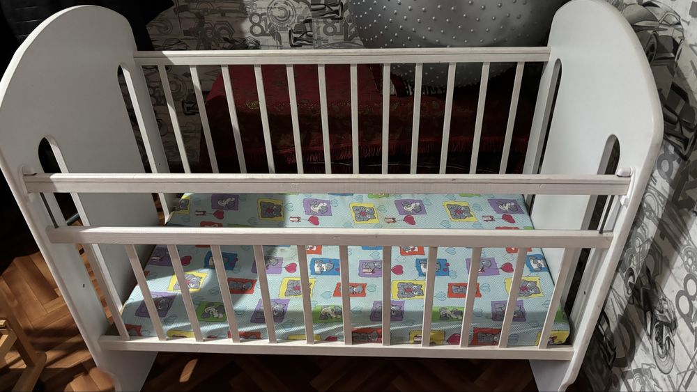 Детская кровать в хорошем состоянии